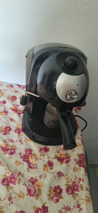 Aparat cafea delonghi