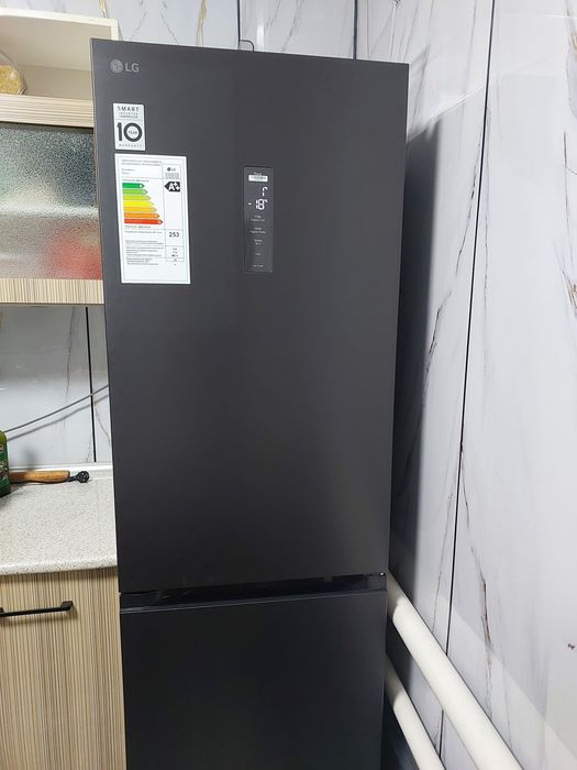 Холодильник LG GC-B459FTPW 377 л DoorCooling+ ThinQ Черный