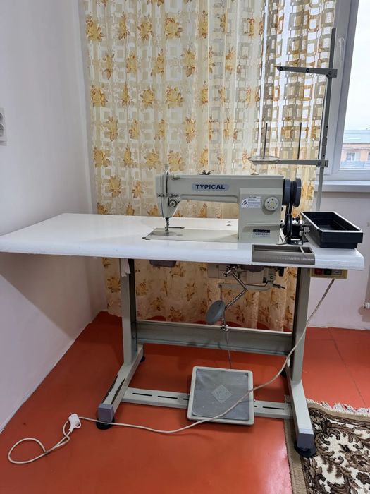 Продается Швейная машинка