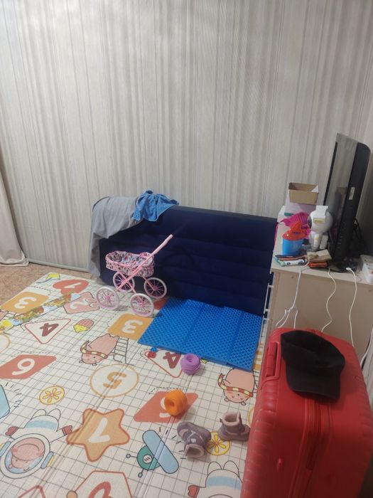 Продам трехкомнатную квартиру