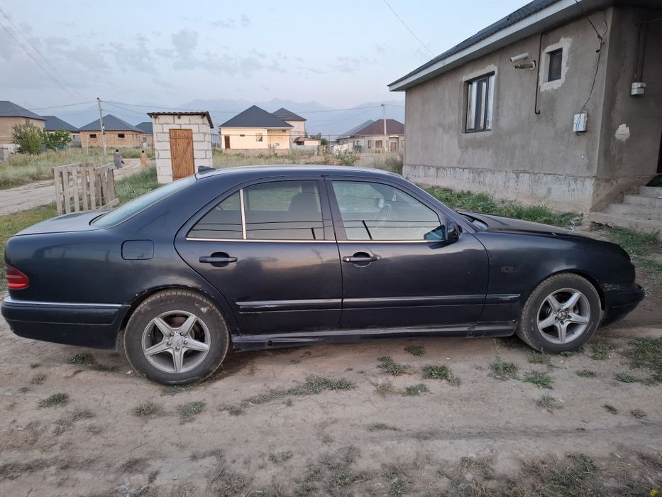 Продам мерседес 210