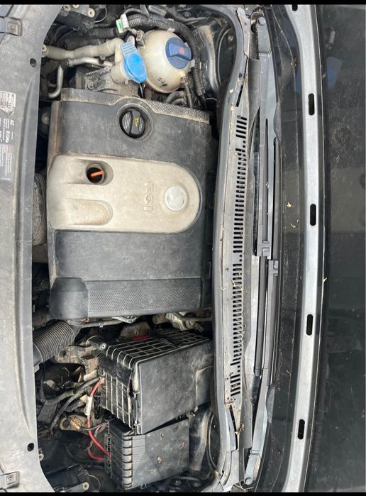 Vând vw touran 1.6 FSI