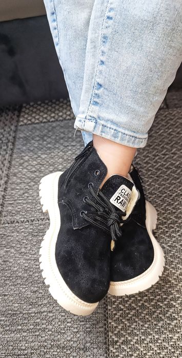 Ботинки на мальчика чёрного цвета