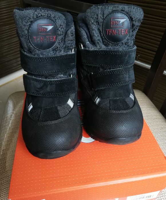 Продам зимние  детские ботинки