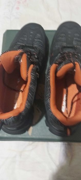 Продавам мъжки боти нови с кутия номер 46