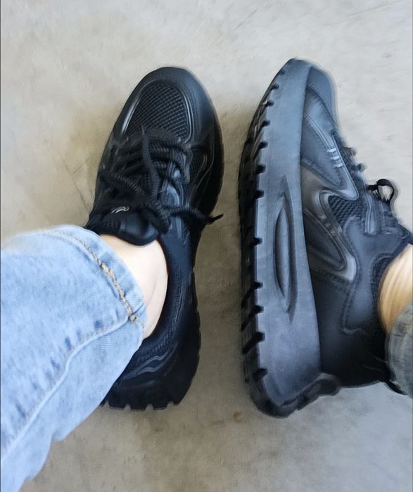 Продаю одежду обувь все новое листайте