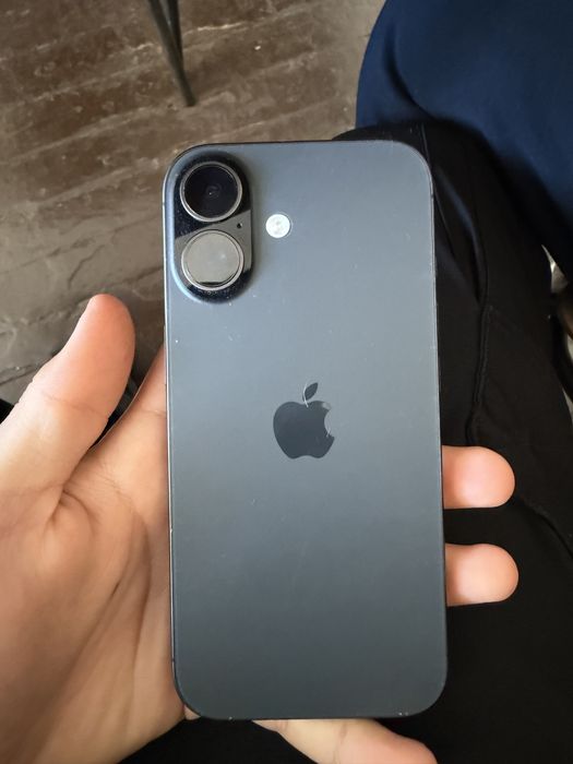 Iphone 17 на 1 месец почти не е ползван