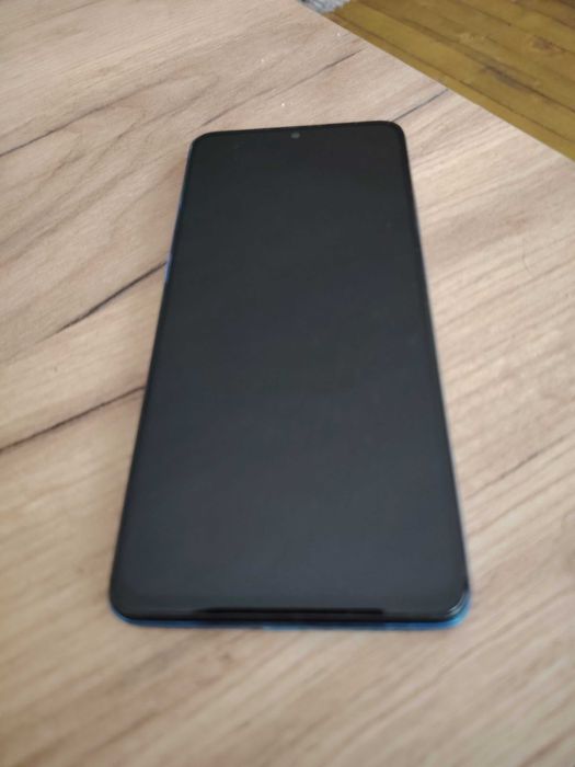 Продавам Redmi Note 11 Pro 5G