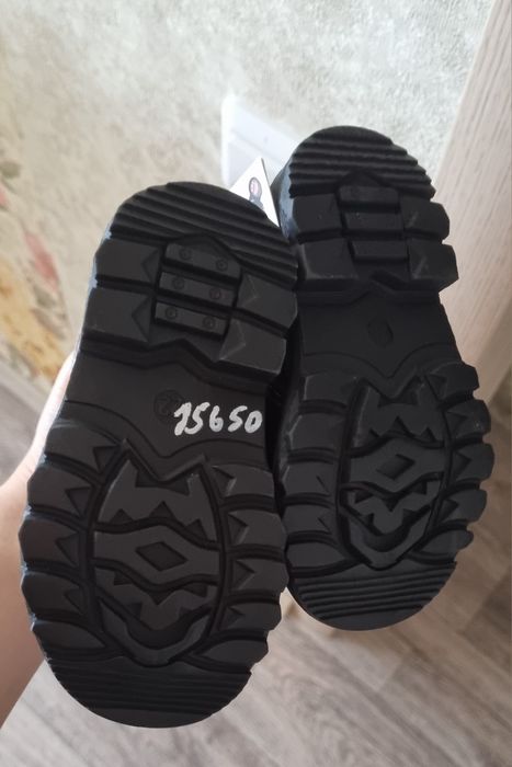 Продам новые зимние сапожки