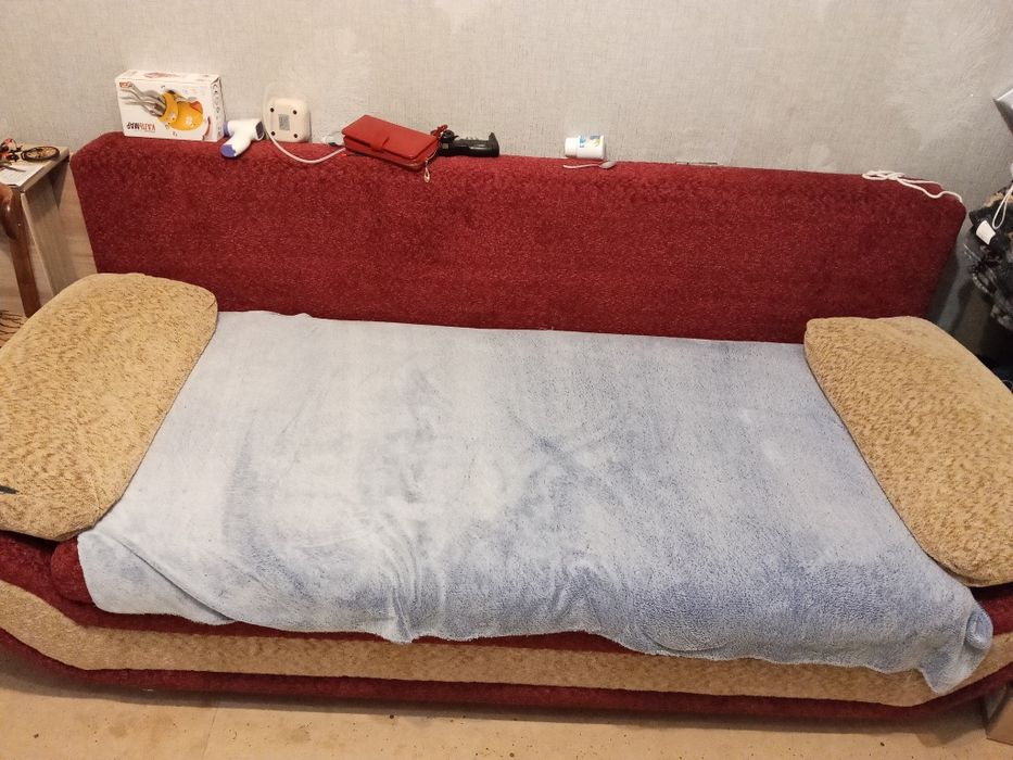 Продам деван срочно