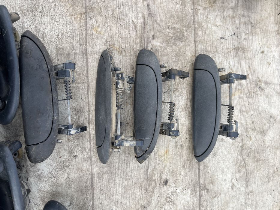 Дръжки за врати от Рено Клио /С механизъм за вдигане на прозорци