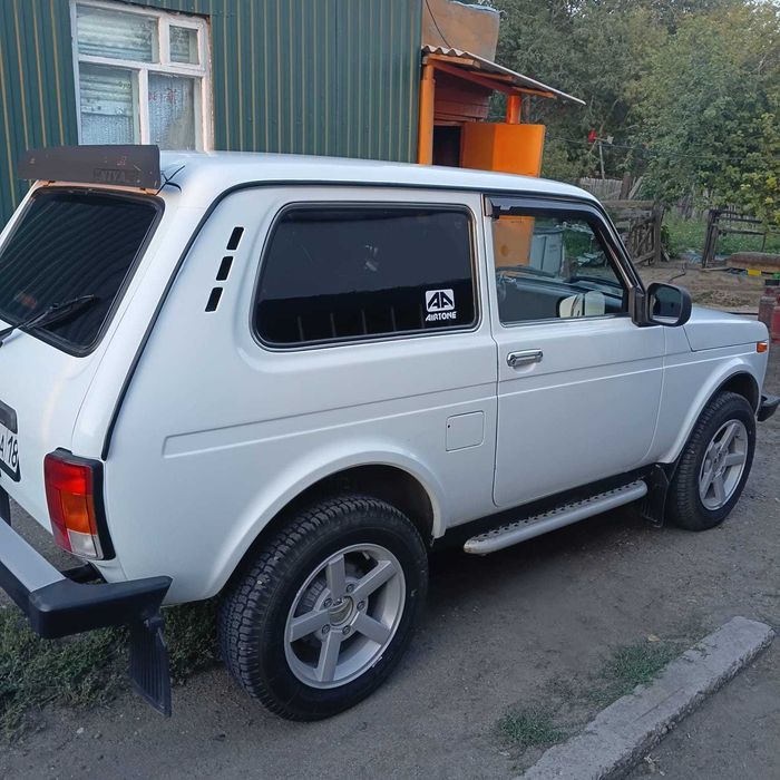 Продам автомобиль Нива