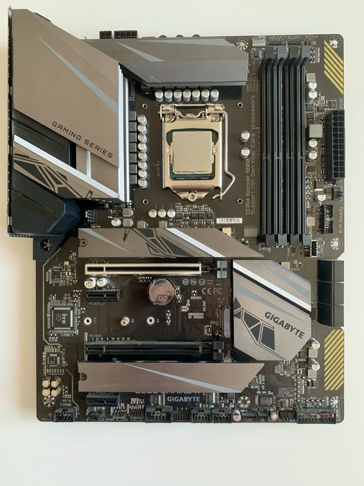 Placa de Baza Gigabyte Z590 Gaming X + Procesor i7 10700K