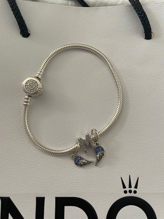 Pandora гривна с талисмани