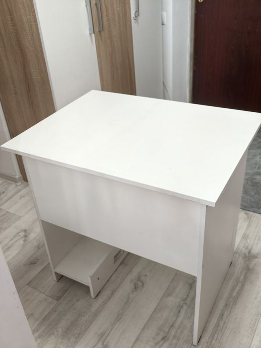 Стол компьютерный