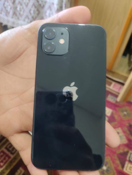 IPhone 12 в отличном состоянии