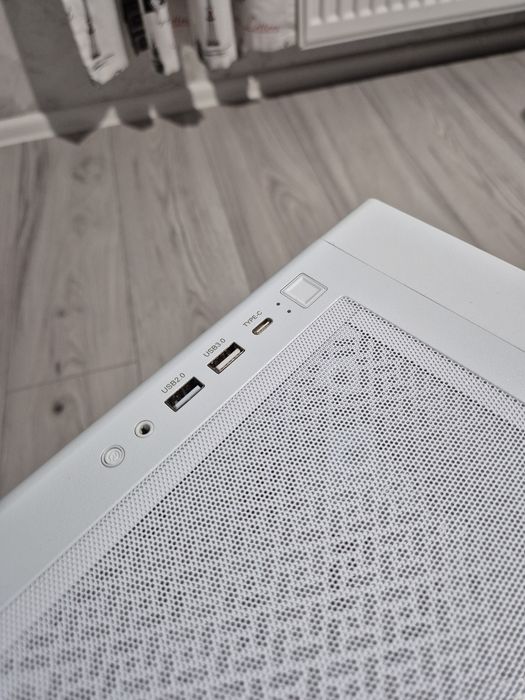 Carcasa PC - alba noua