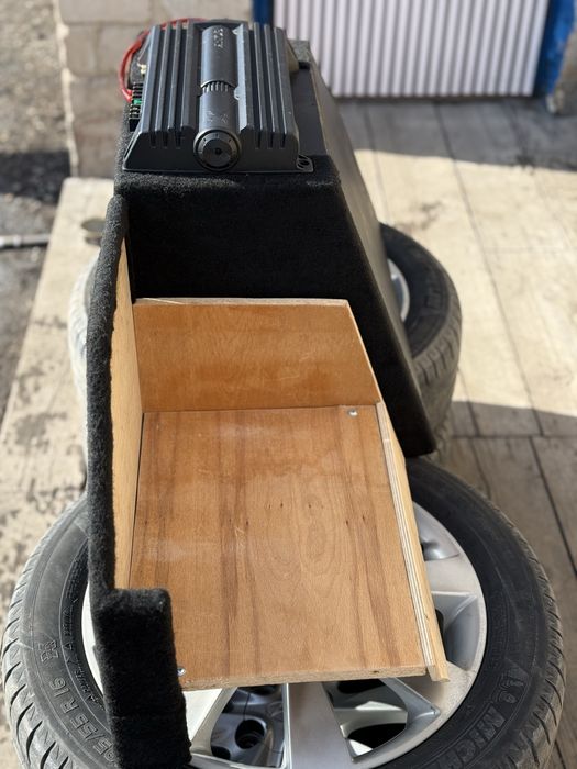 Сабвуфер с усилителем SONY