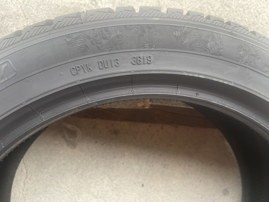 4 anvelope de iarna 215/50/18 Semperit (ca si noi )