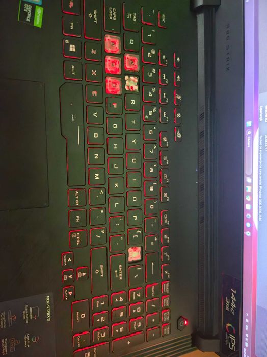 Vând ASUS ROG Strix G G731GU Gaming – i7 / GTX 1660 Ti / 1.38 TB