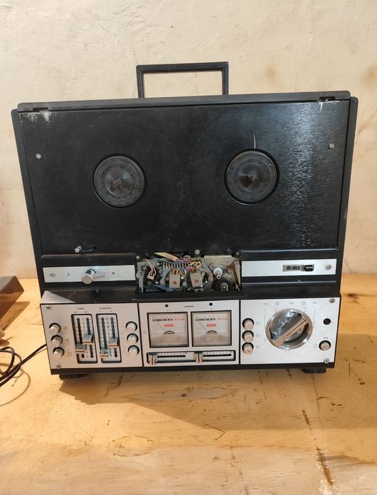 Магнитофон бабинные Астра 110 стерео. Маяк 205. Школьный ЭФ-302С-1