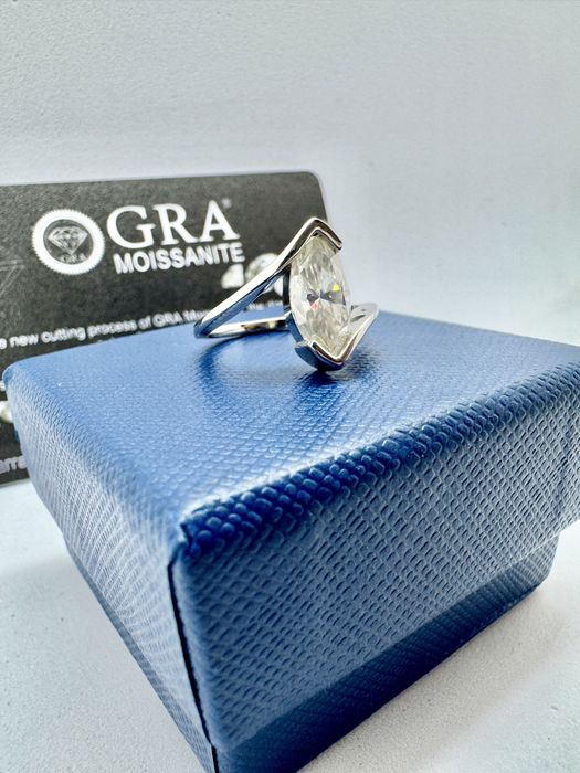 Сребърен пръстен с мойсанит (Диамант) 2.5 карата