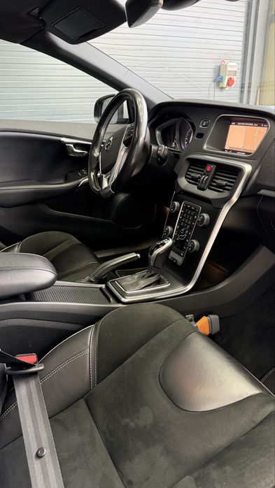 VOLVO V40 2018 — imagine 4