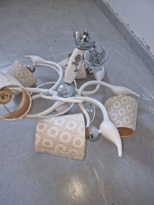 Люстры для дома продам