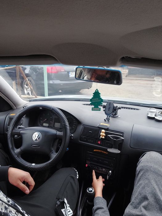 Golf 4 19 diz fără rugina  singura problema turbina   se  de cu fiscal