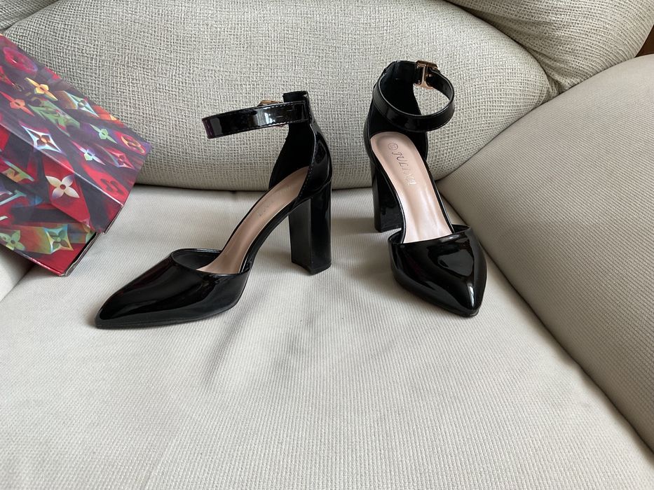 Туфли. Босаножки.  Размер 38.