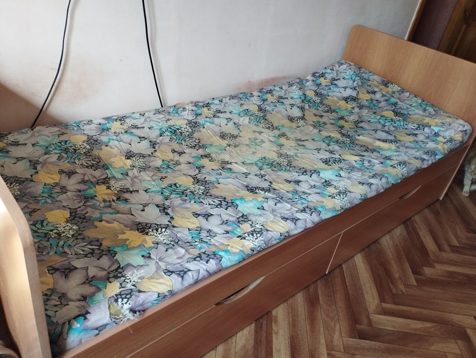 Кровать односпальная