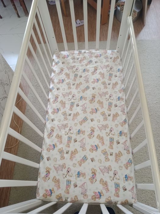 Детская деревянная кроватка