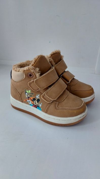 Продам осенние ботинки