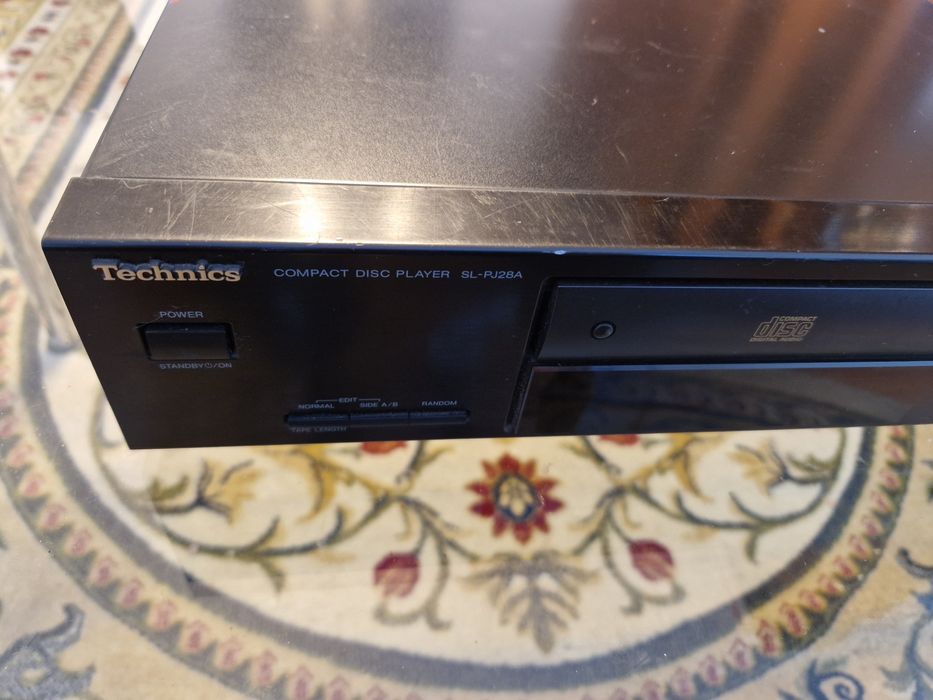 Vând compact Disk player Technics SL PJ28A