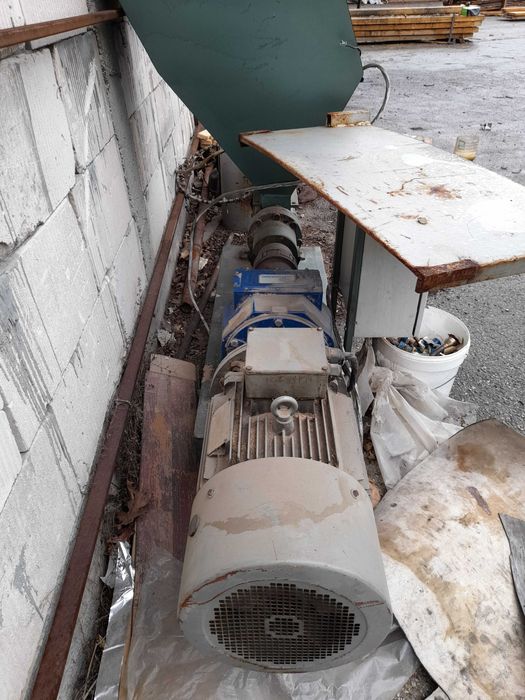 Машина за брикети Бартер