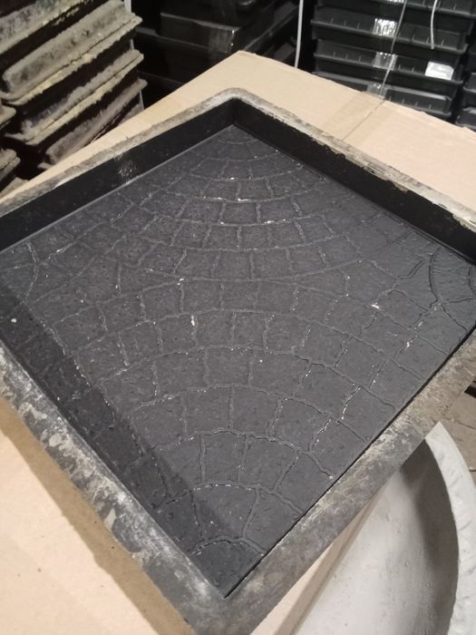 Формы для  тротуарной плитки б/у