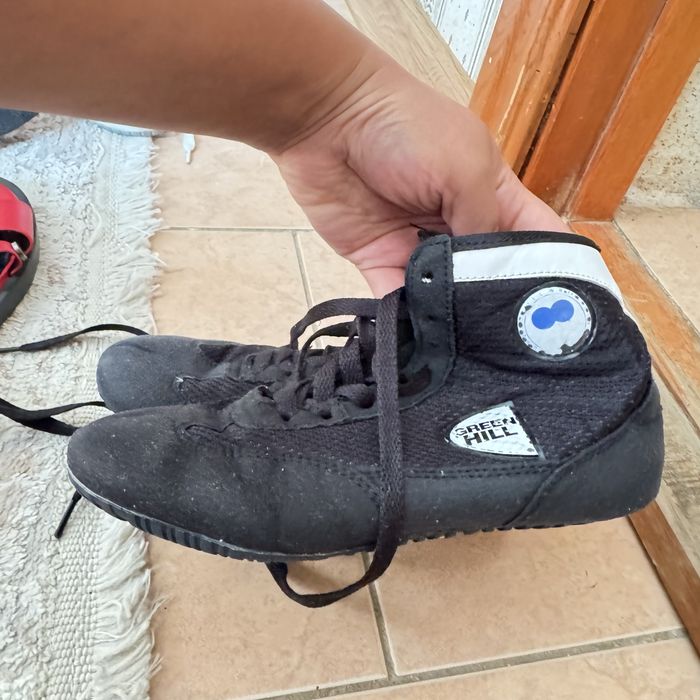 Продам обувь для вольной борьбы