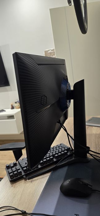 Монитор Samsung 27