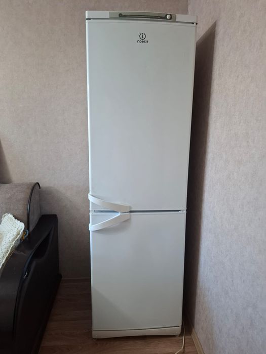 Продам холодильник и газовую плиту