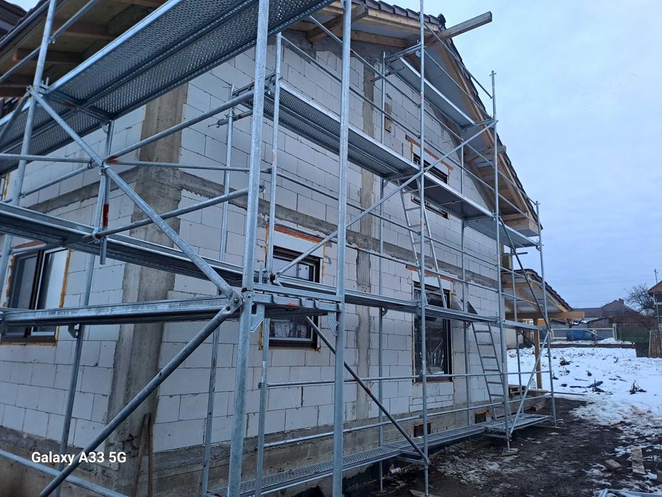 Închiriez schela fixa si mobila