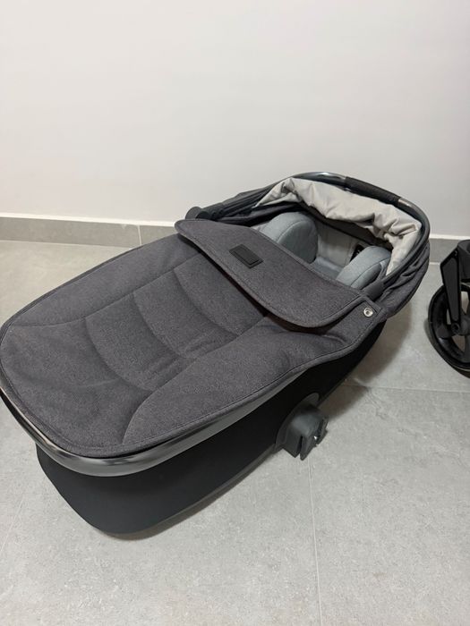 Продавам количка Oyster 3 Travel System