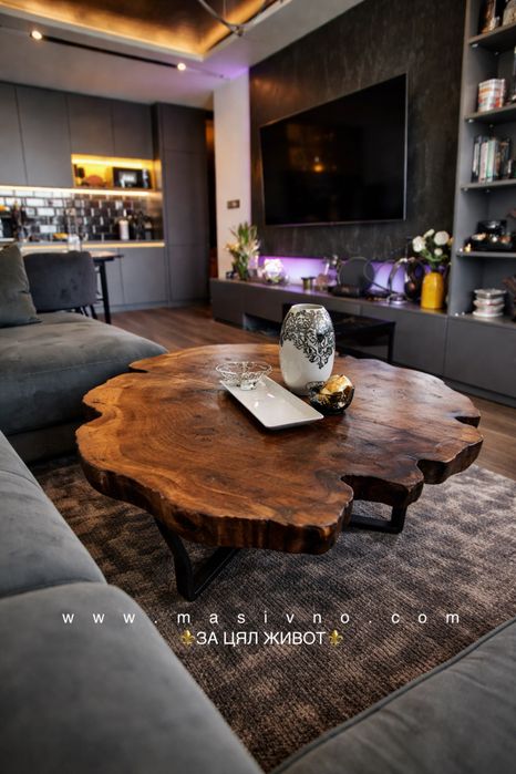 Маса от естествено дърво и епоксидна смола