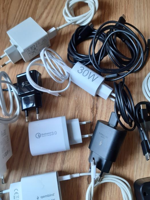 Încărcătoare  15 20 30 66 W Cabluri