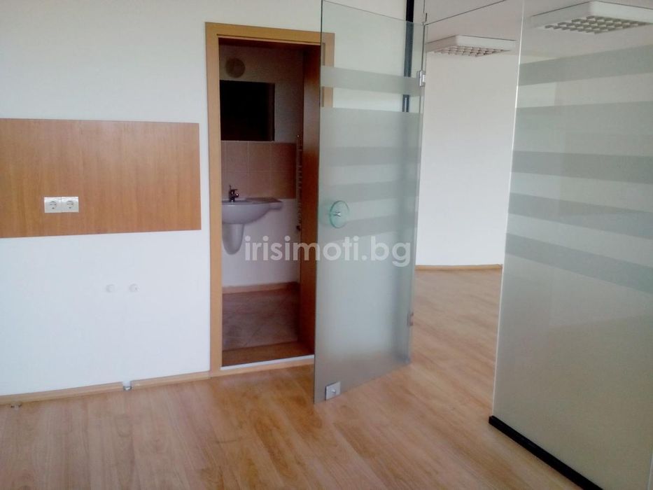 Дава се под наем Офис в София, Център - 300 кв.м за 1500 € - Снимка #6