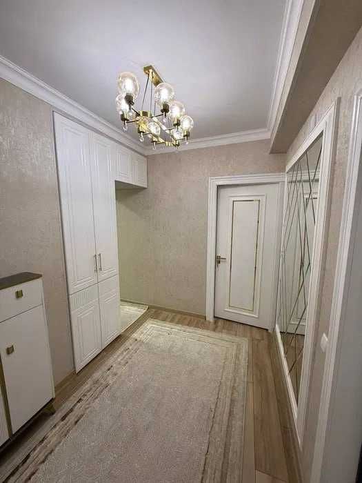 Qoraqamish  2/3da 2hona uy sotiladi sharoiti zor