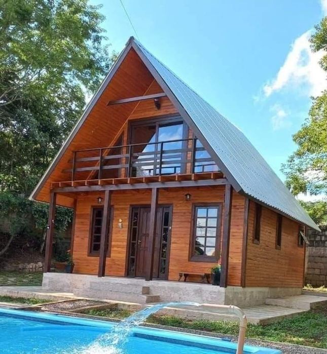 Vând case pe structura de lemn