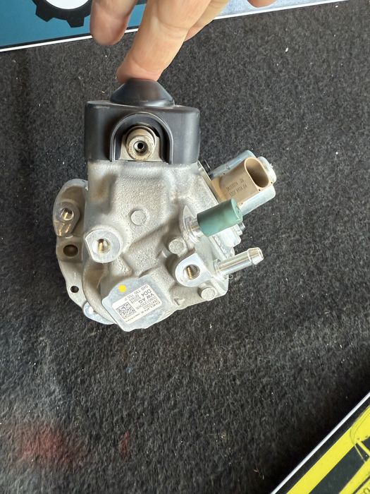 Горивна помпа високо налягане VW Audi Skoda Seat TDI 04b130755F гнп