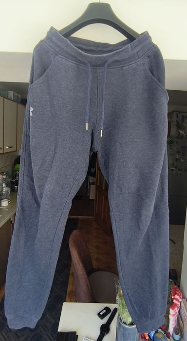 Pantaloni de trening Under Armour !