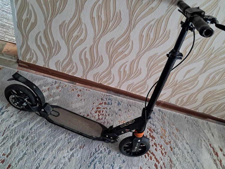 Продам самокат в хорошем состоянии