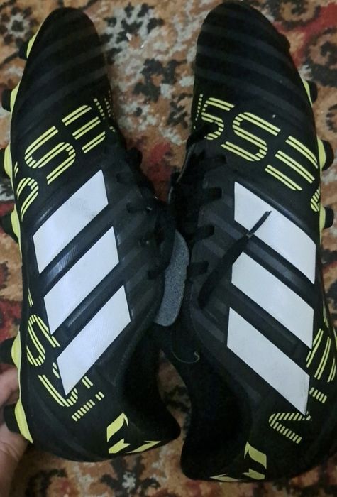 Adidasi fotbal Messi